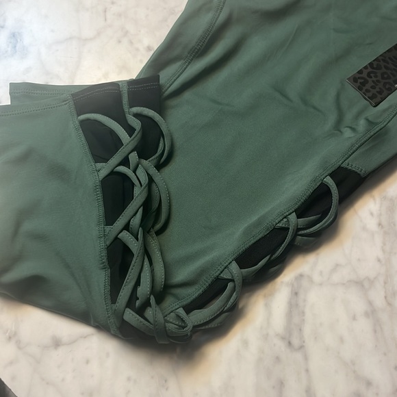 Jessica Simpson Green Warm Up Leggings - Picture 2 of 4